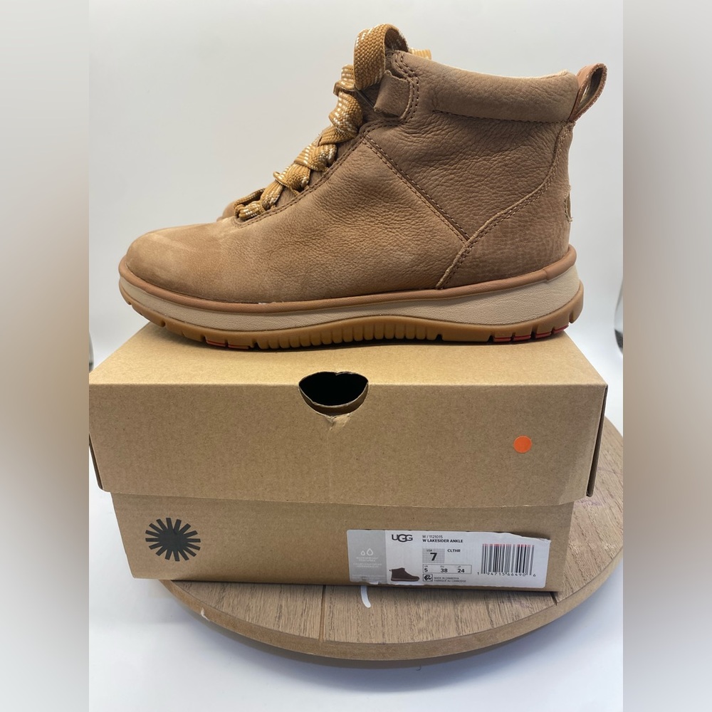 UGG Lakesider Ankle NWT sz 7 Women